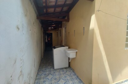 Casa de esquina para venda em São Lourenço MG