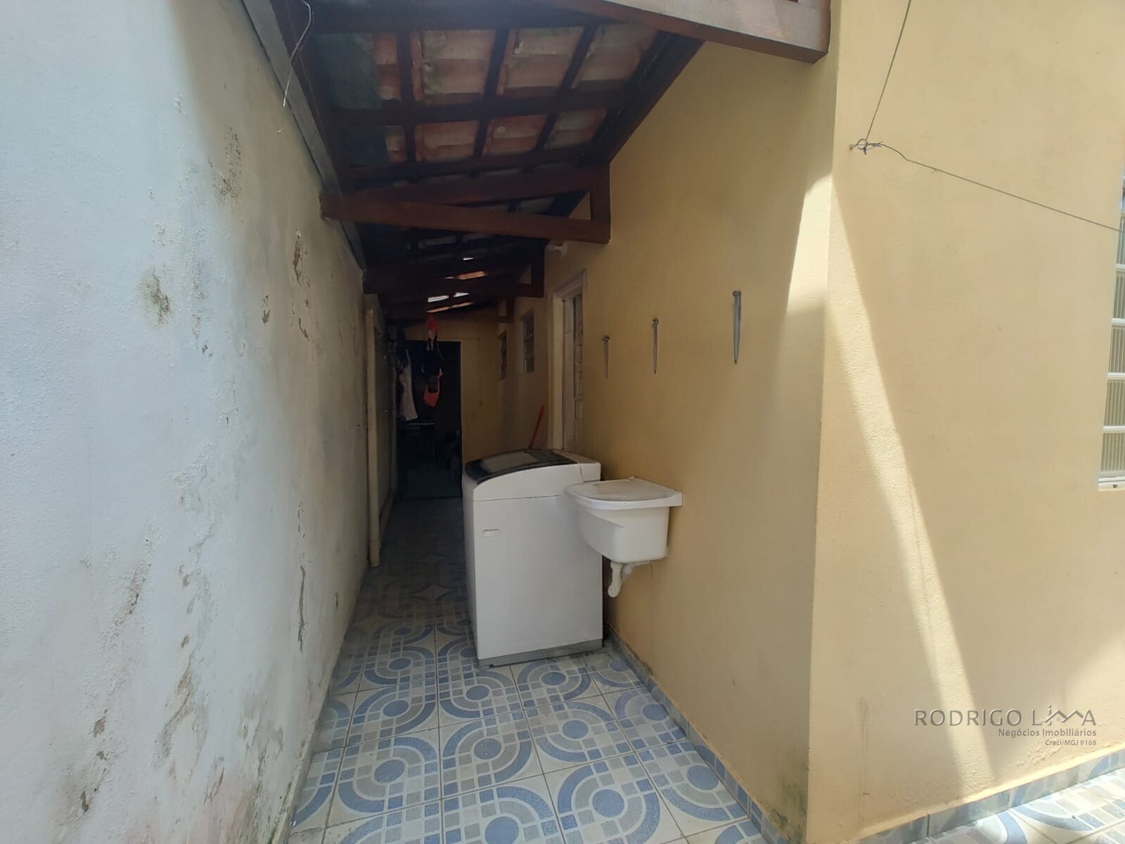 Casa de esquina para venda em São Lourenço MG