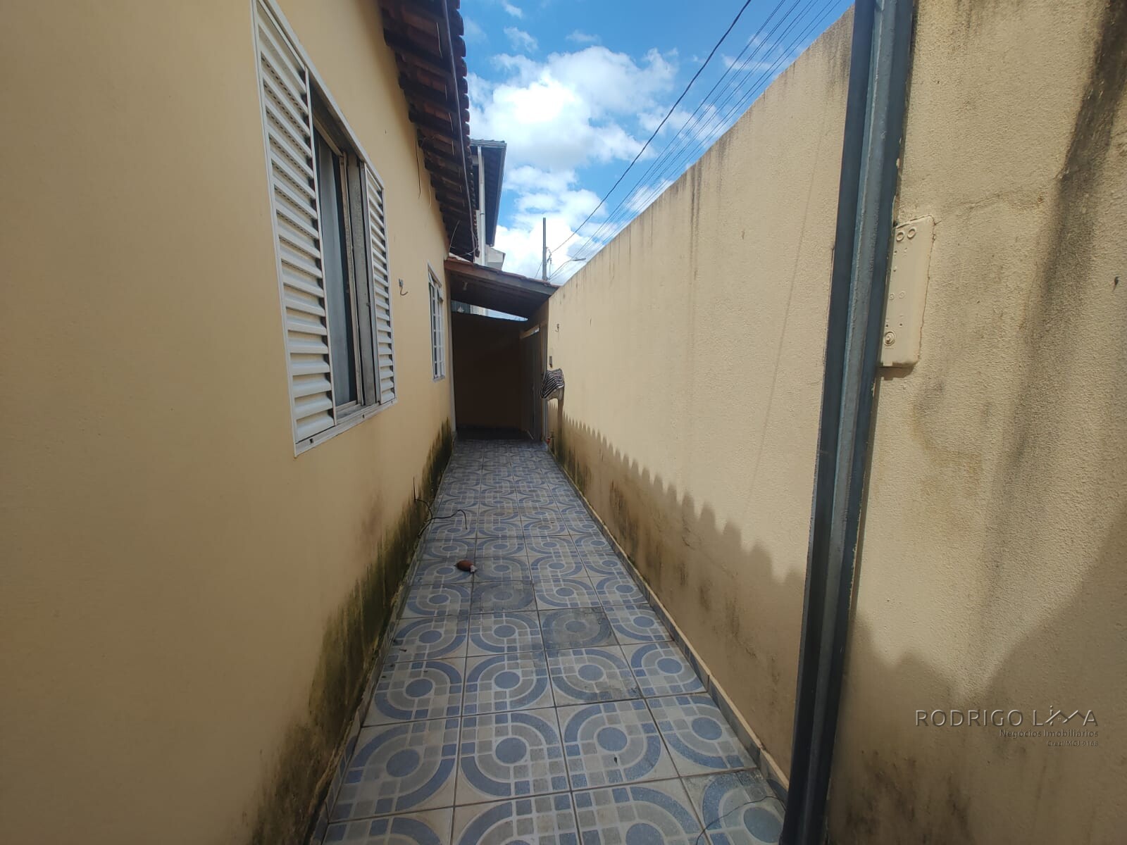 Casa de esquina para venda em São Lourenço MG