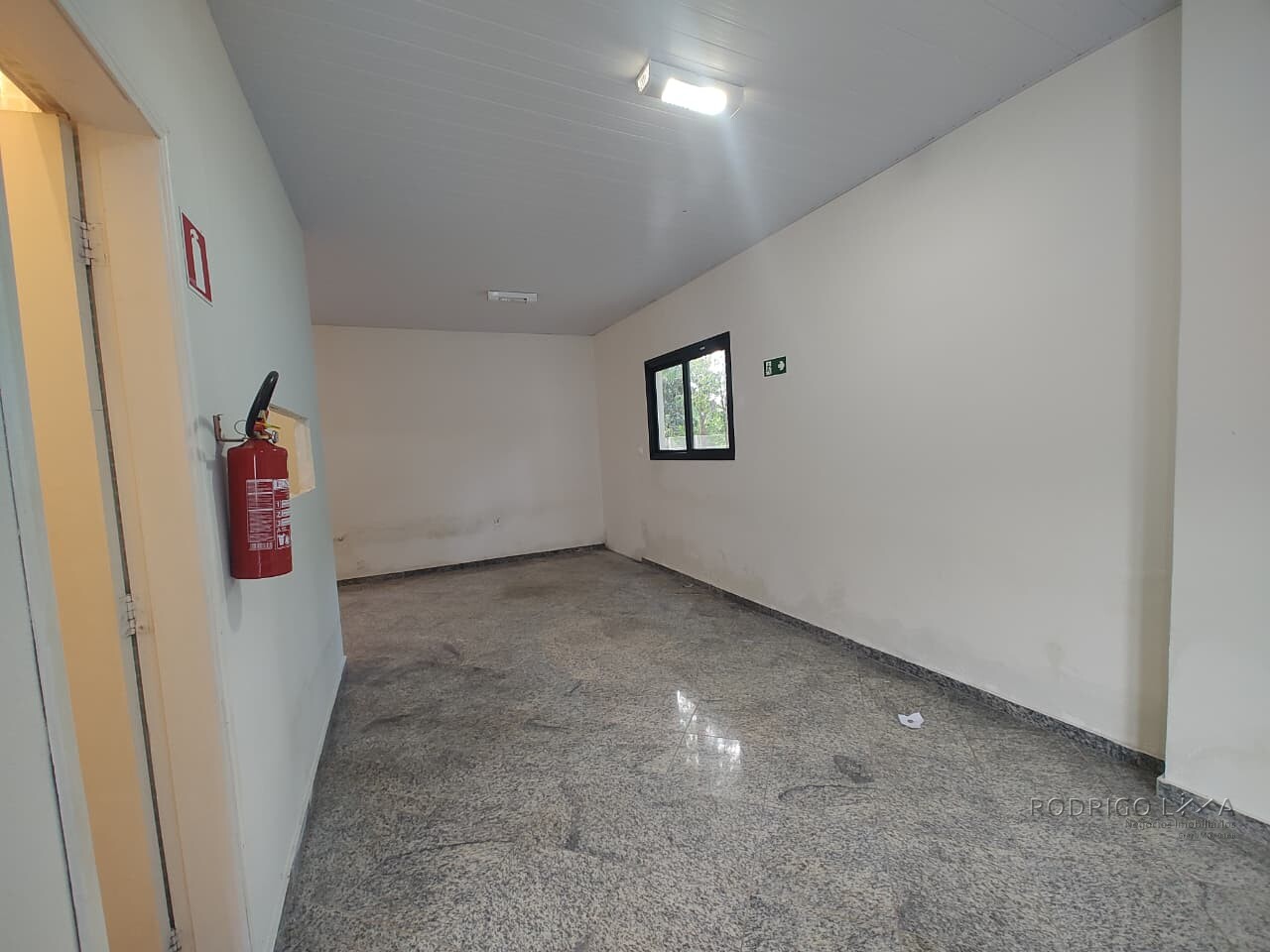Apartamento com ponto comercial para venda em São Lourenço MG
