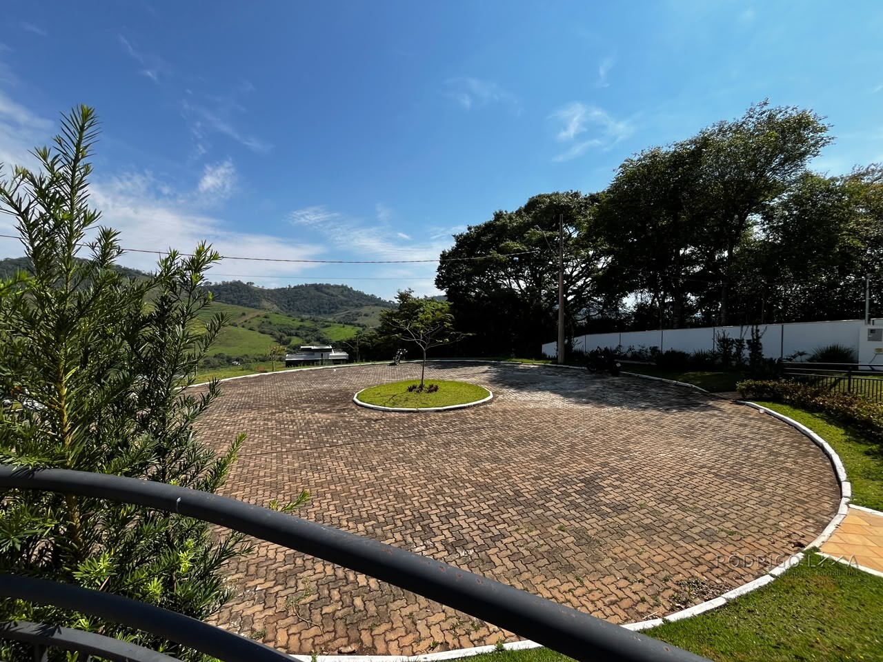 Lote á venda em condomínio de alto padrão em São Lourenço MG