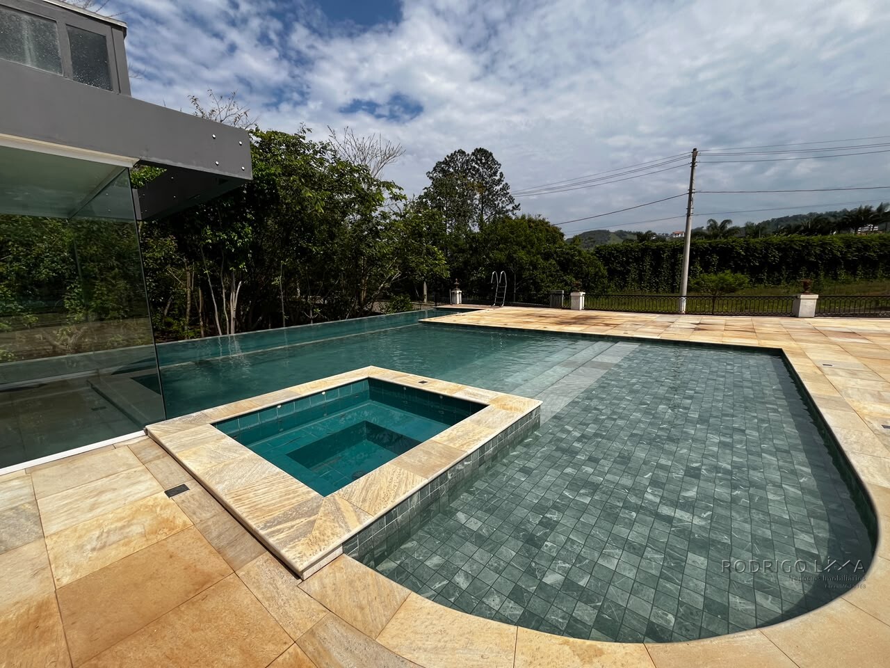 Lote em condomínio de alto padrão em São Lourenço MG