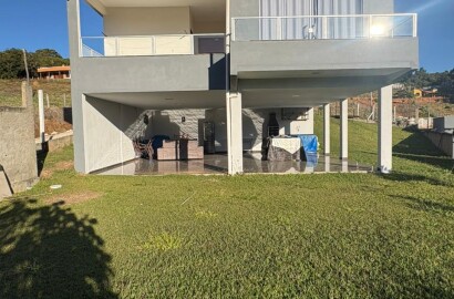 Linda chácara para venda á 10 minutos de São Lourenço MG