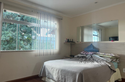 Casa de alto padrão para venda em São Lourenço - MG.