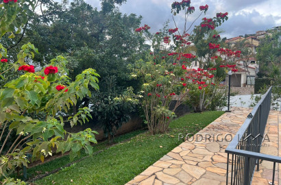 Casa de alto padrão para venda em São Lourenço - MG.
