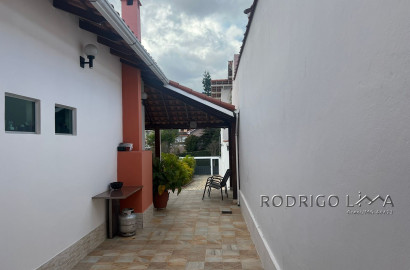 Casa de alto padrão para venda em São Lourenço - MG.