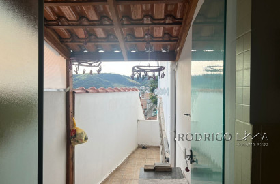 Casa de alto padrão para venda em São Lourenço - MG.