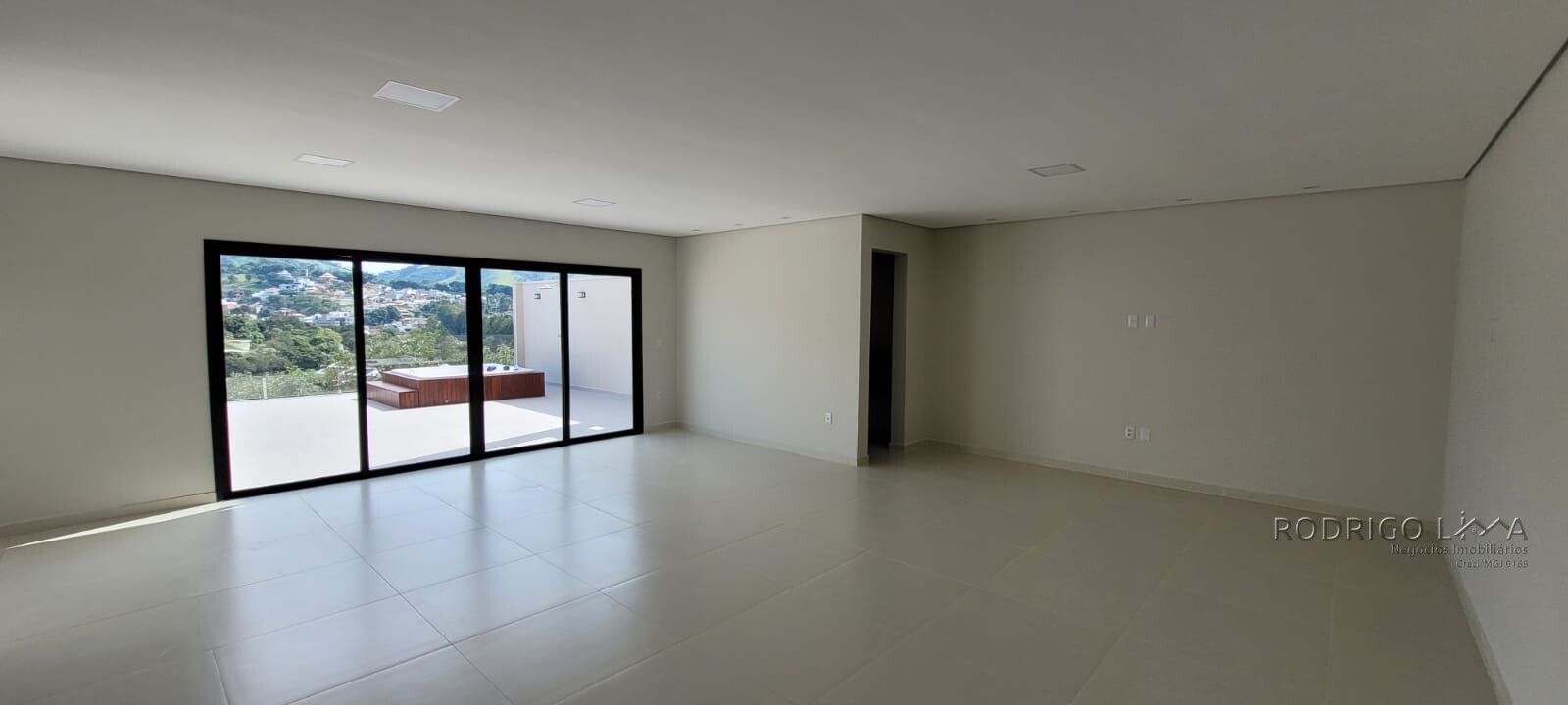 Casa alto padrão para venda em São Lourenço  - MG.