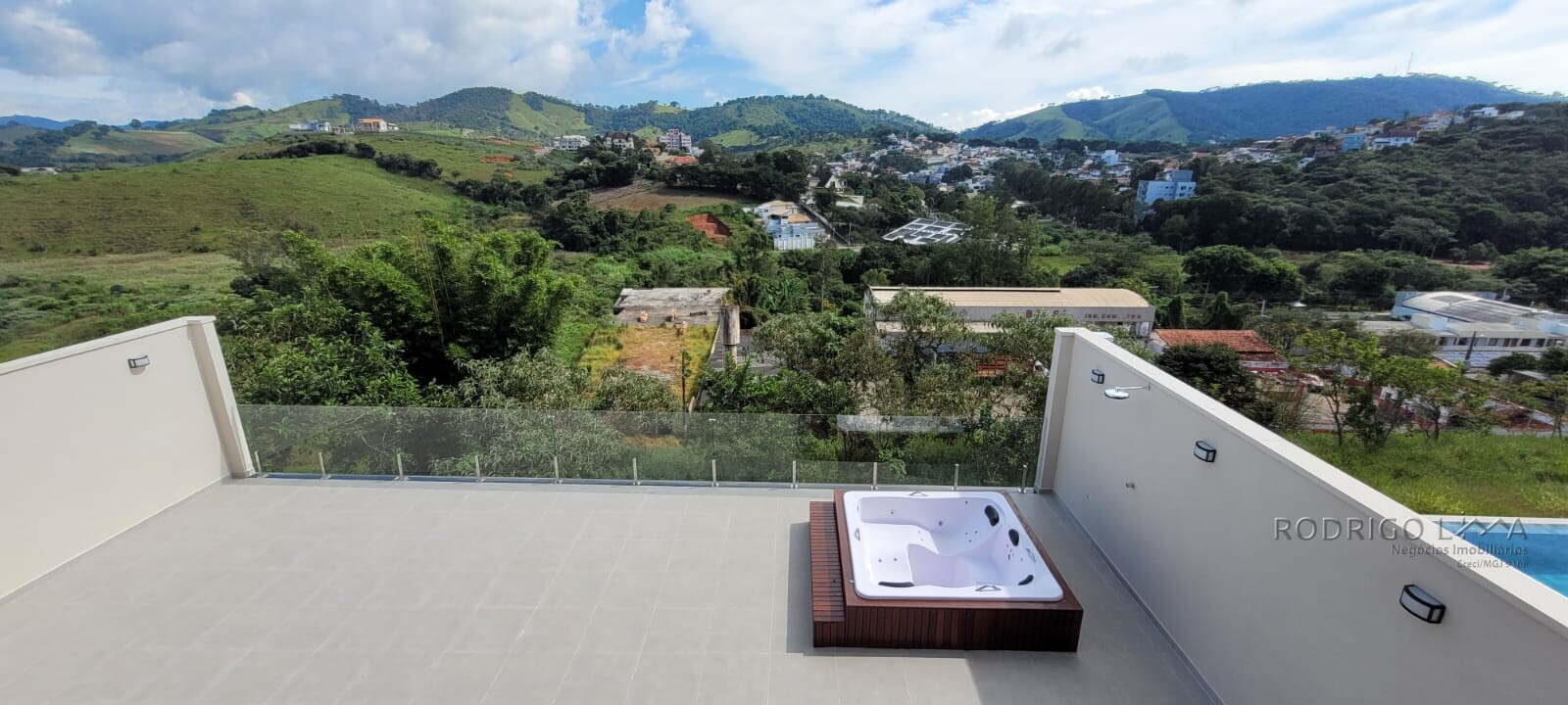 Casa alto padrão para venda em São Lourenço  - MG.
