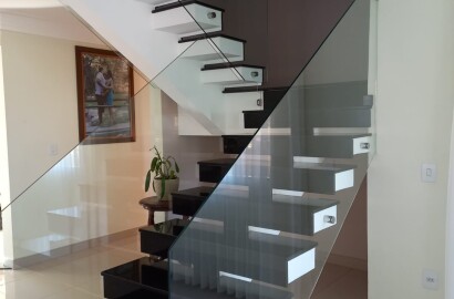 Linda casa para venda em São Lourenço - MG.