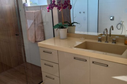 Linda casa para venda em São Lourenço - MG.