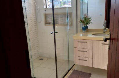 Linda casa para venda em São Lourenço - MG.