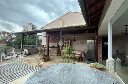 Casa alto padrão para venda em São Lourenço MG