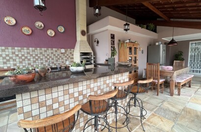 Casa alto padrão para venda em São Lourenço MG