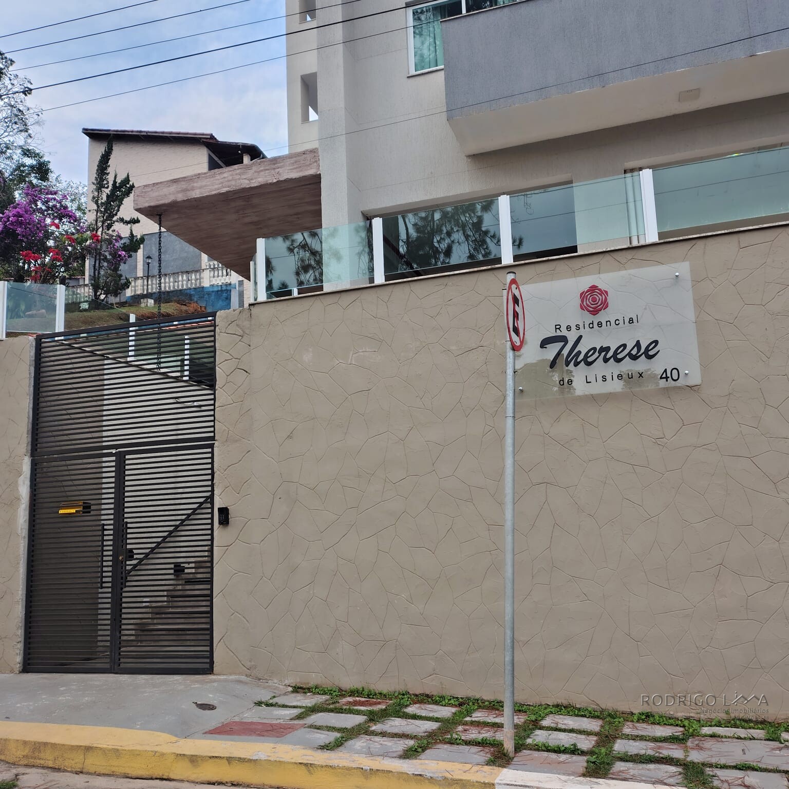 Apartamento mobiliado em bairro nobre de São Lourenço MG