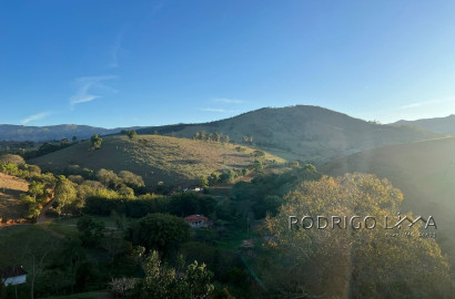 Linda área para venda em Dom Viçoso - MG.