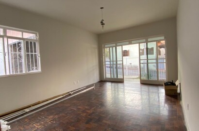 Casa para venda em São Lourenço MG.