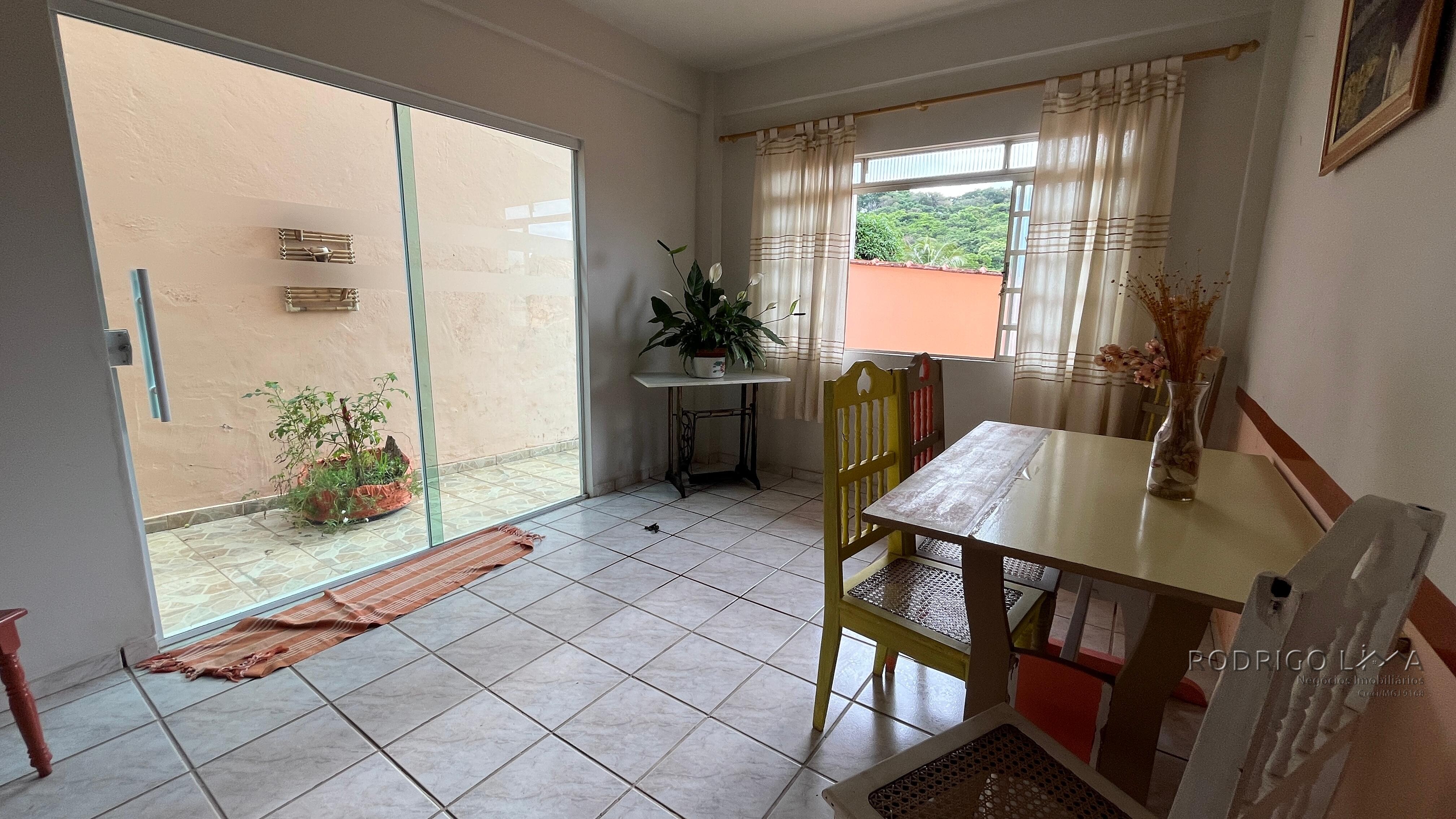 Linda casa para venda em São Lourenço MG