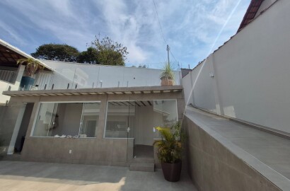 Casa Alto Padrão para venda em São Lorenço MG