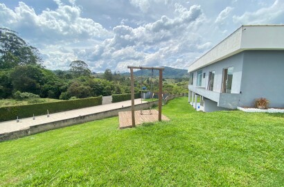 Linda chácara para venda á 10 minutos de São Lourenço MG