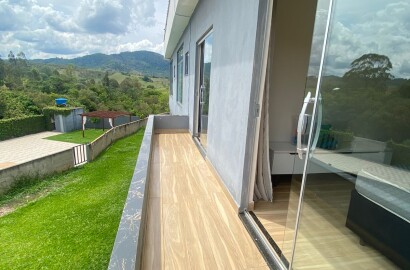 Linda chácara para venda á 10 minutos de São Lourenço MG