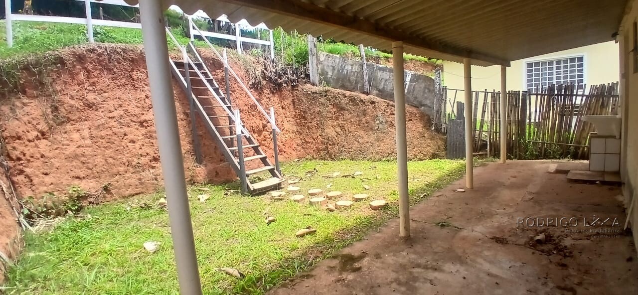 Pequena chácara para venda próximo a São Lourenço MG