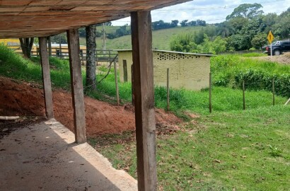 Pequena chácara para venda próximo a São Lourenço MG