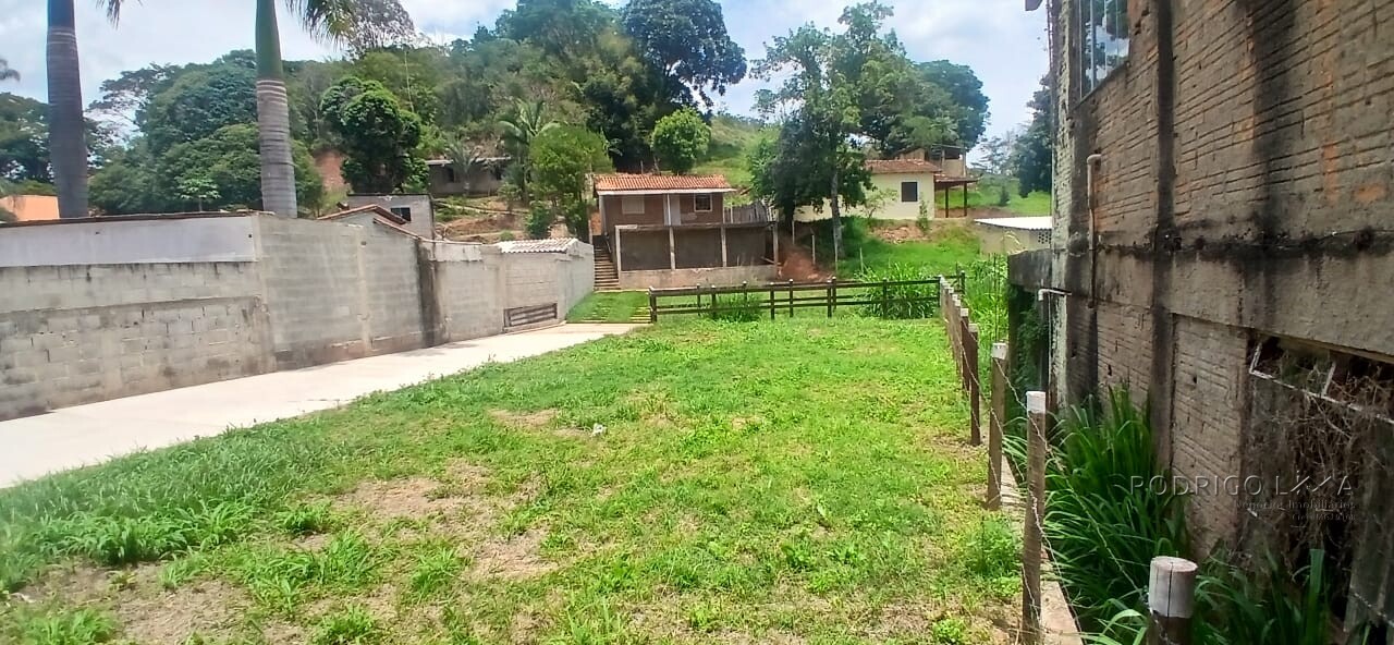 Pequena chácara para venda próximo a São Lourenço MG