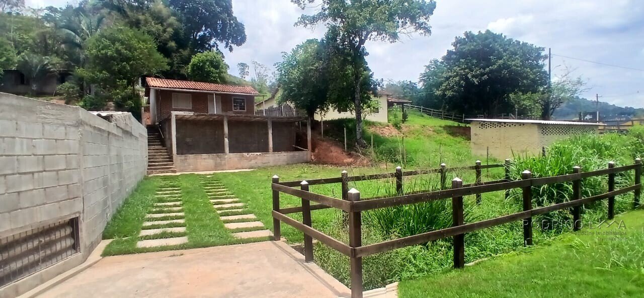 Pequena chácara para venda próximo a São Lourenço MG