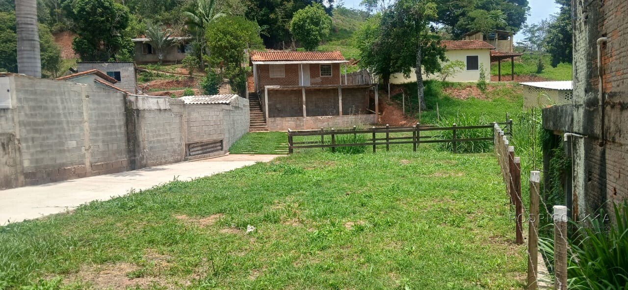 Pequena chácara para venda próximo a São Lourenço MG