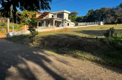 Lote de alto padrão para venda próximo à São Lourenço MG