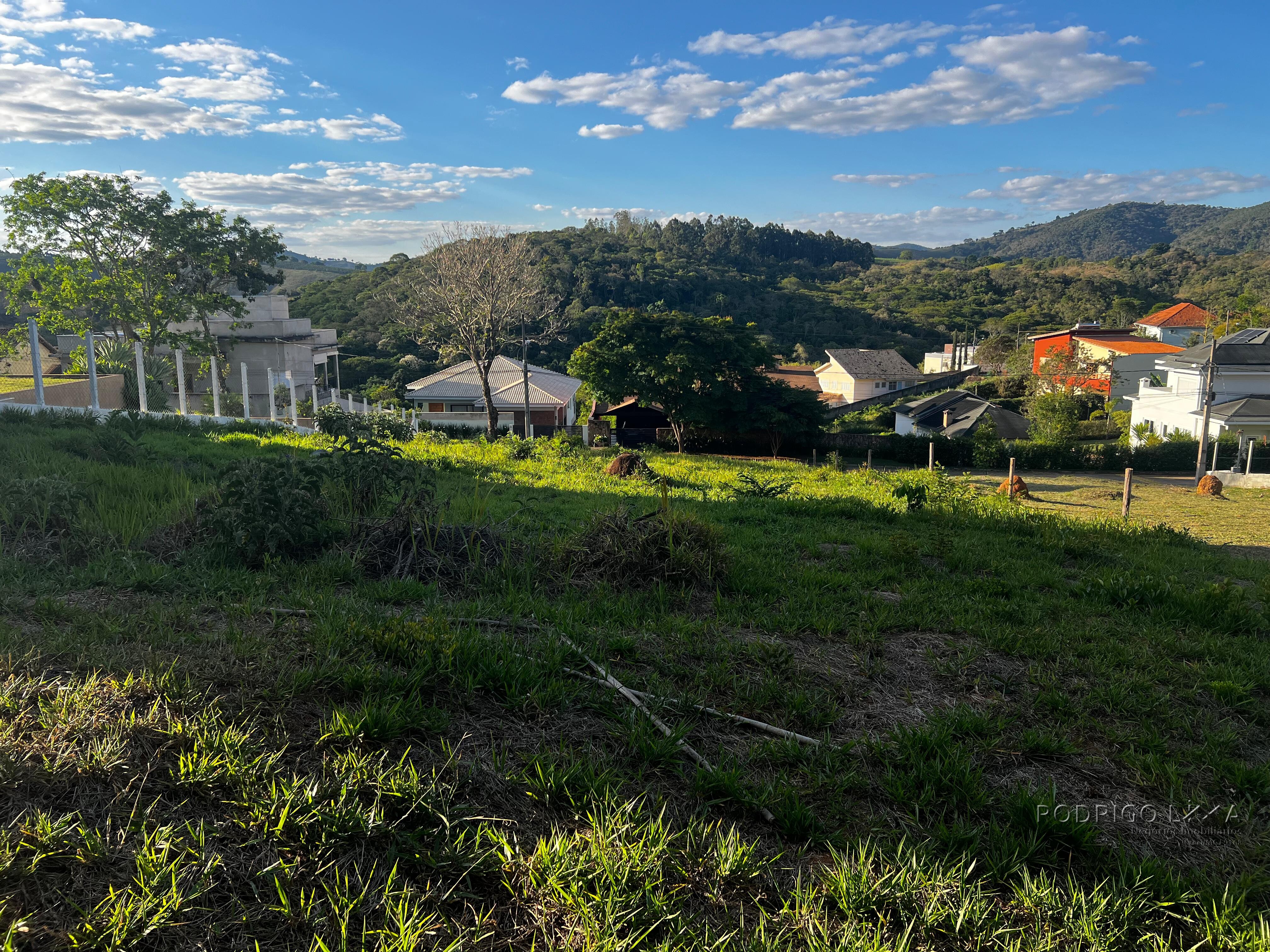 Lote de alto padrão para venda próximo à São Lourenço MG