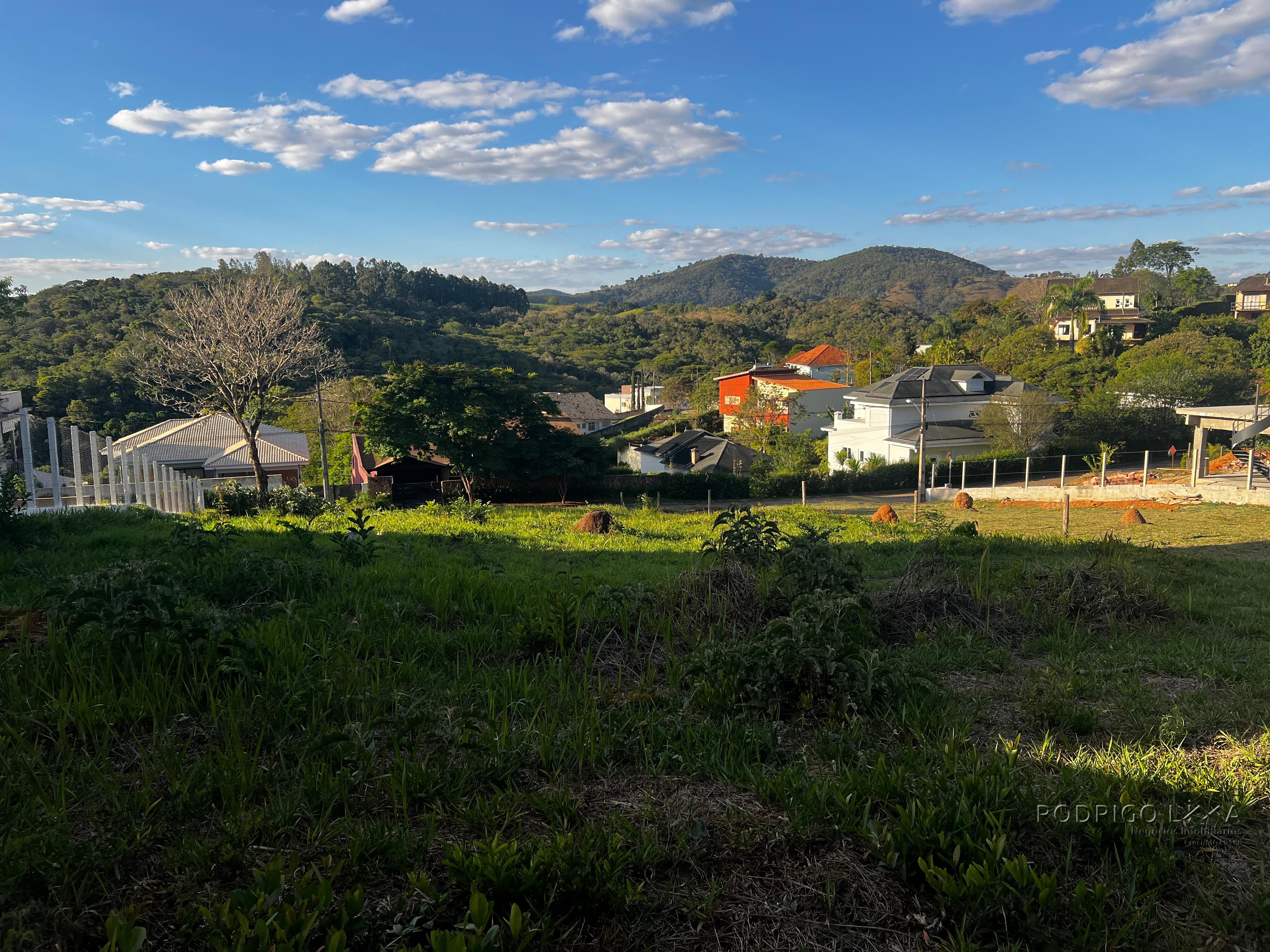 Lote de alto padrão para venda próximo à São Lourenço MG