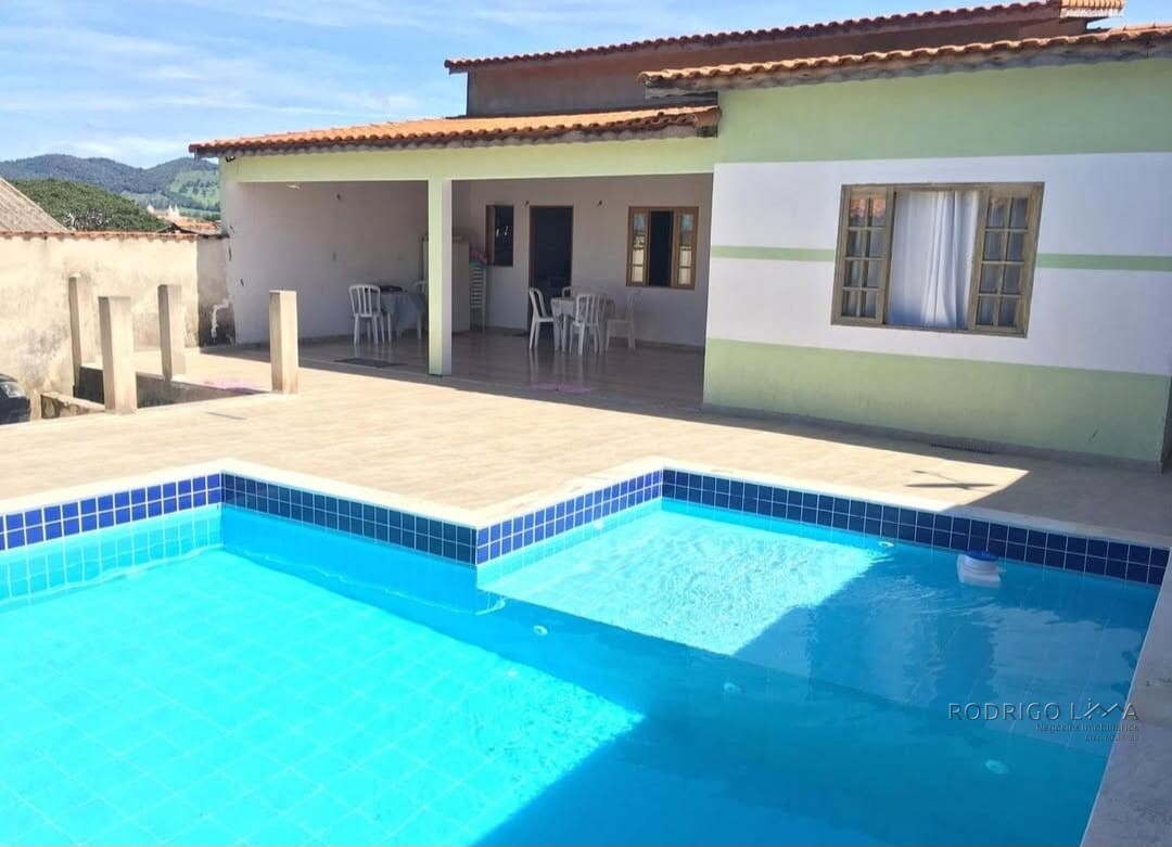 Linda casa para venda em Conceição do Rio Verde MG.