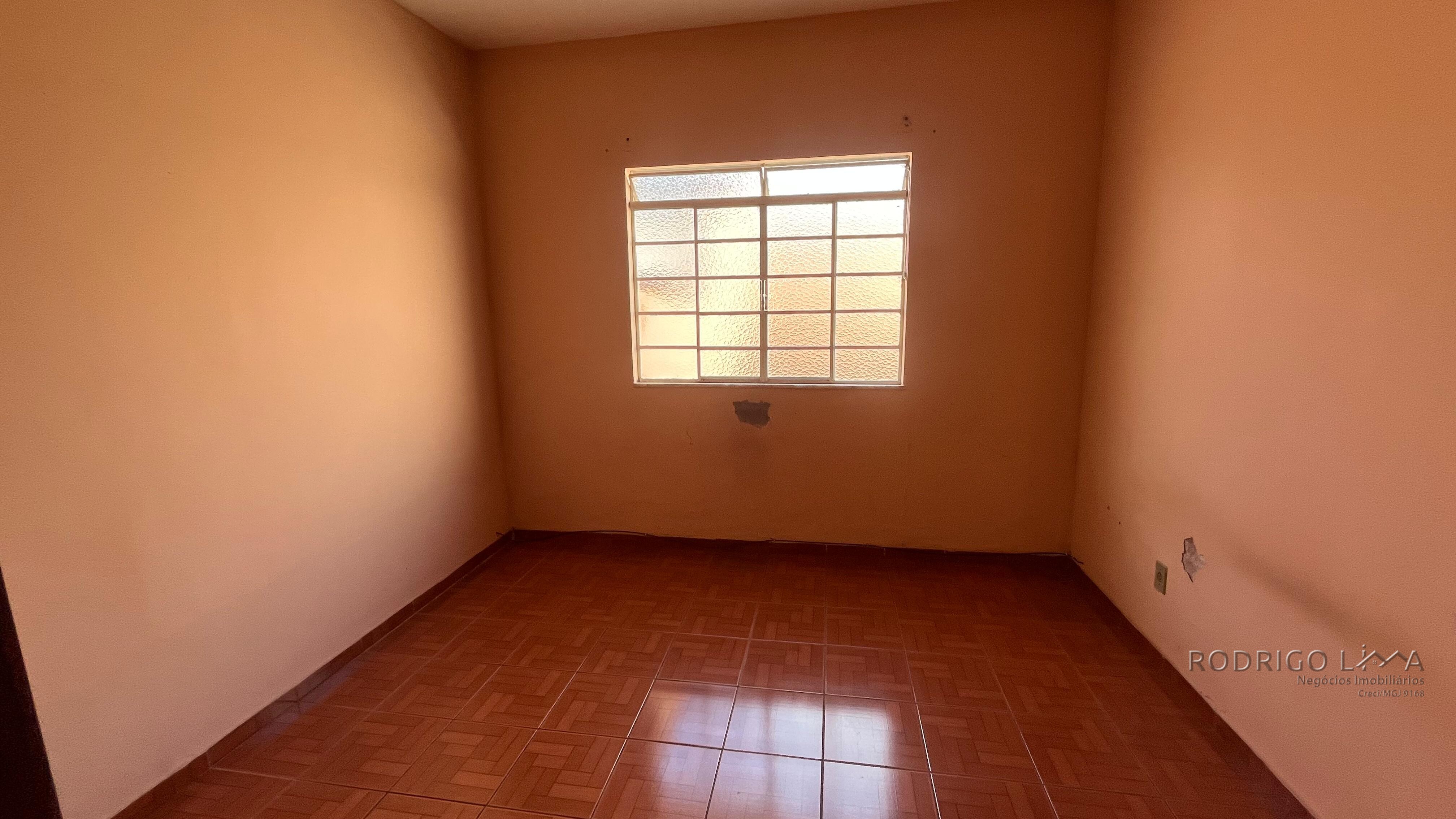 Duas casas para venda em São Lourenço MG