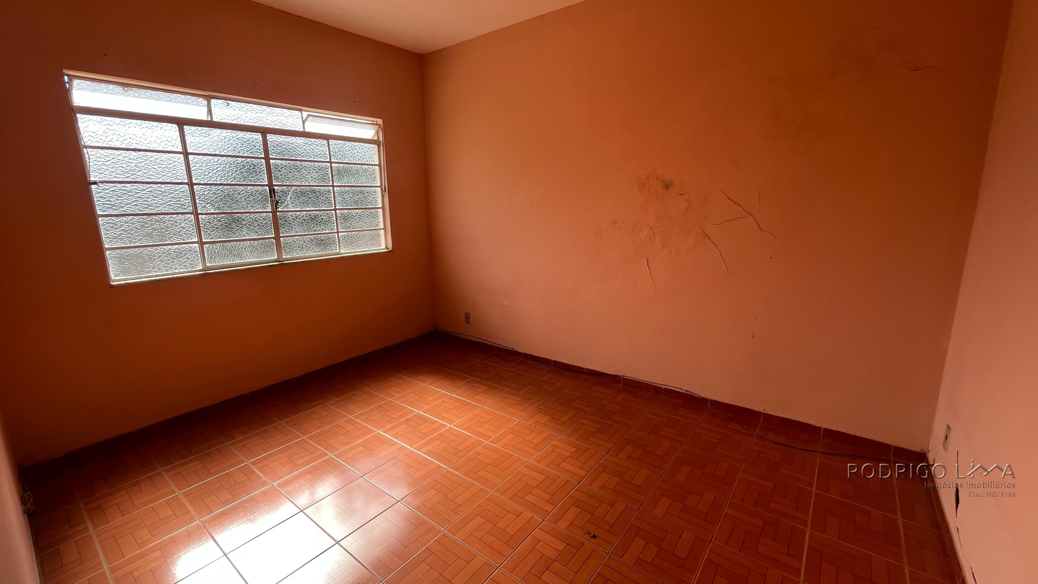 Duas casas para venda em São Lourenço MG