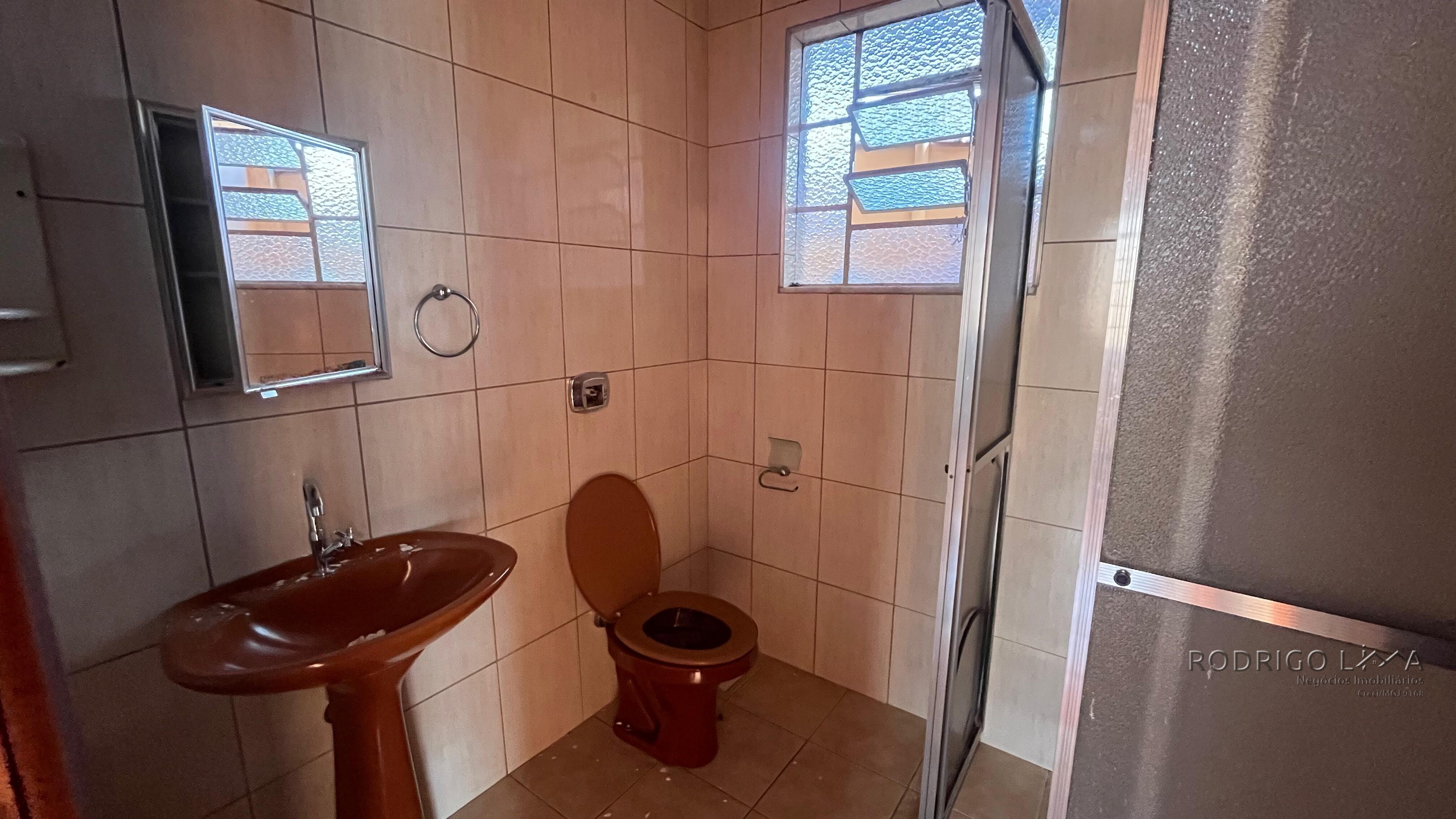 Duas casas para venda em São Lourenço MG