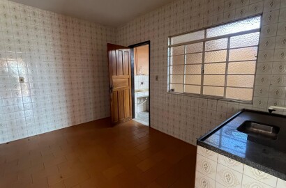 Duas casas para venda em São Lourenço MG