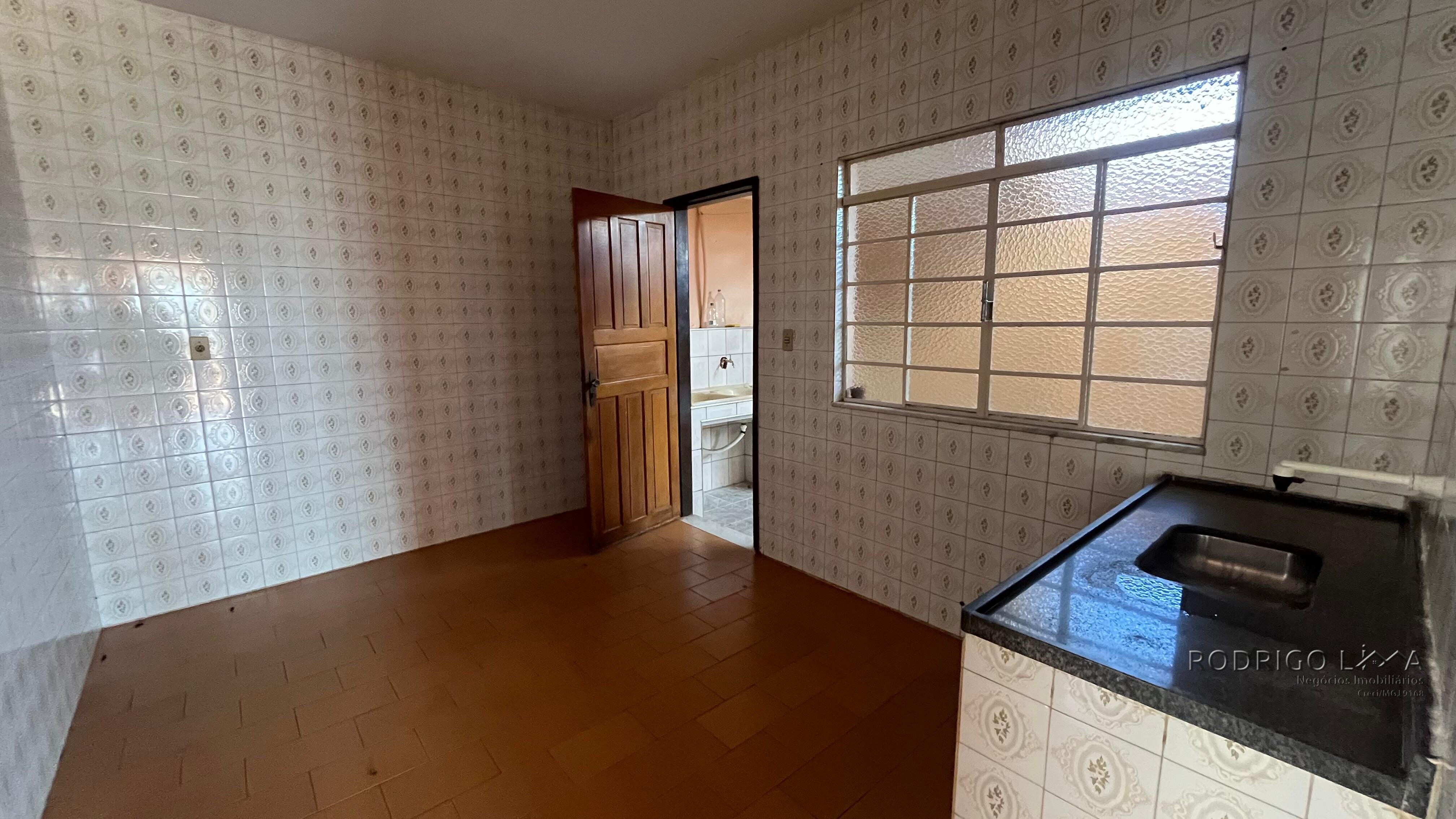 Duas casas para venda em São Lourenço MG