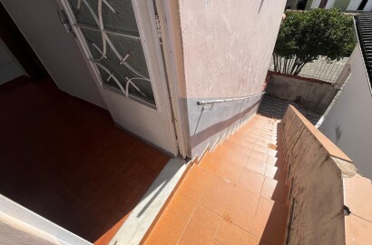 Duas casas para venda em São Lourenço MG