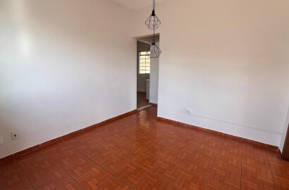 Duas casas para venda em São Lourenço MG
