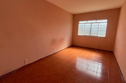 Duas casas para venda em São Lourenço MG