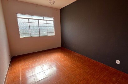 Duas casas para venda em São Lourenço MG