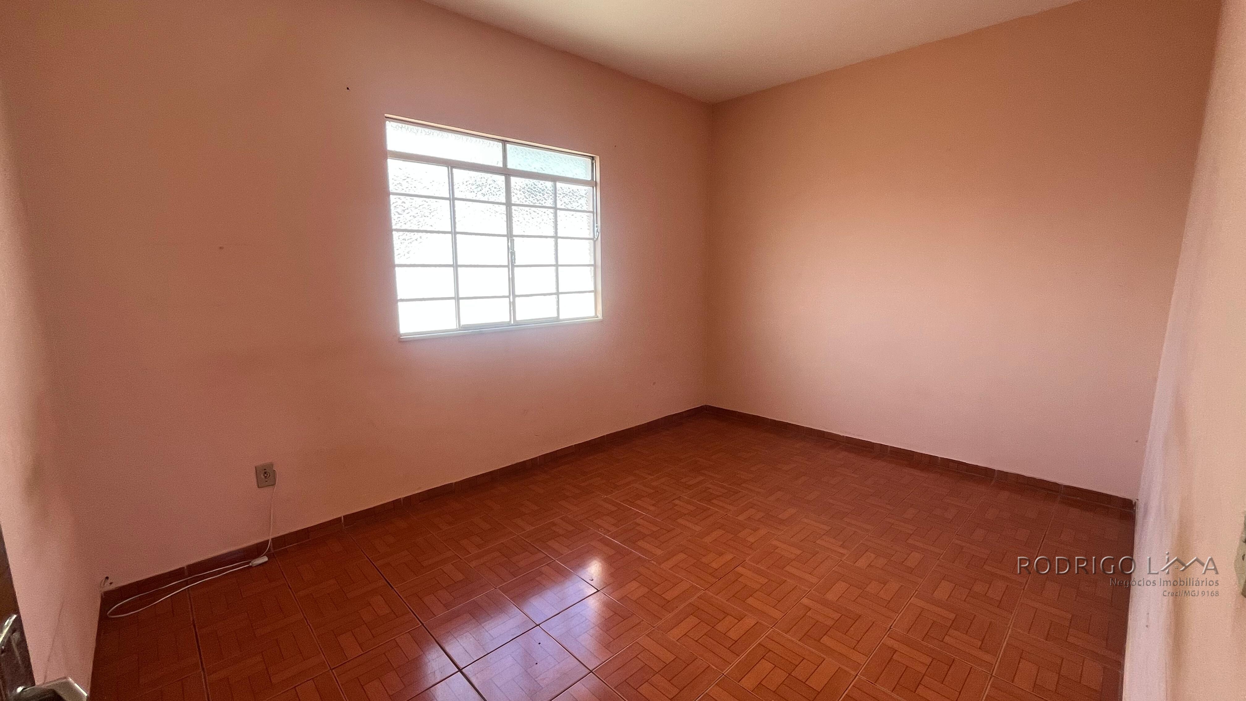 Duas casas para venda em São Lourenço MG