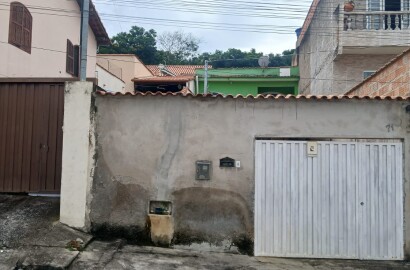 Casa para venda em São Lourenço - MG.