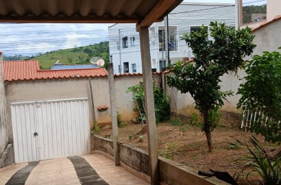 Casa para venda em São Lourenço - MG.