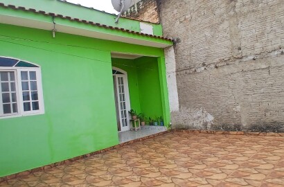 Casa para venda em São Lourenço - MG.
