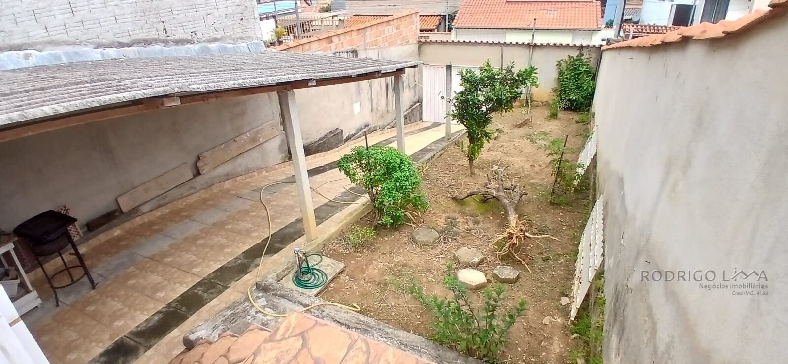 Casa para venda em São Lourenço - MG.