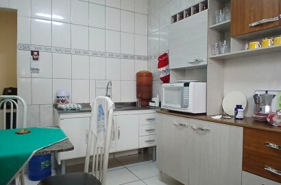 Casa para venda em São Lourenço - MG.