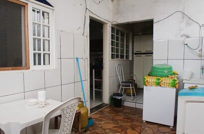 Casa para venda em São Lourenço - MG.